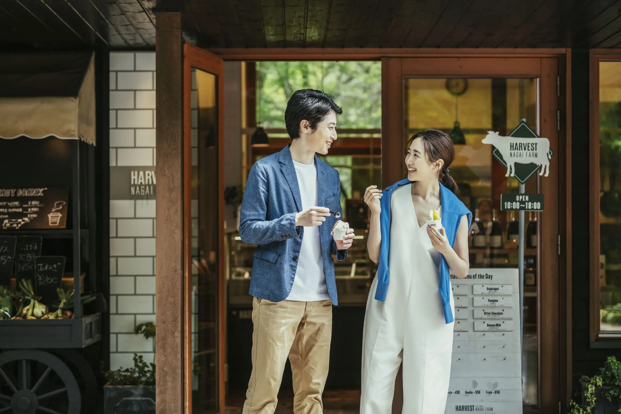 写真:リラックスしたおふたり